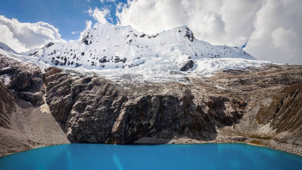 Laguna 69 Trek