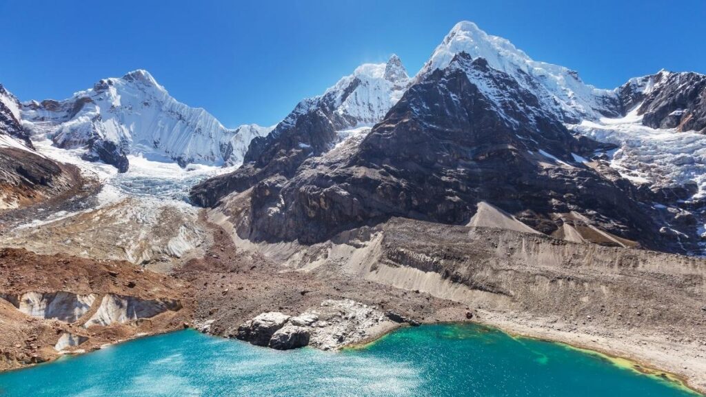cordillera-huayhuash-peru-lake-and-mountains