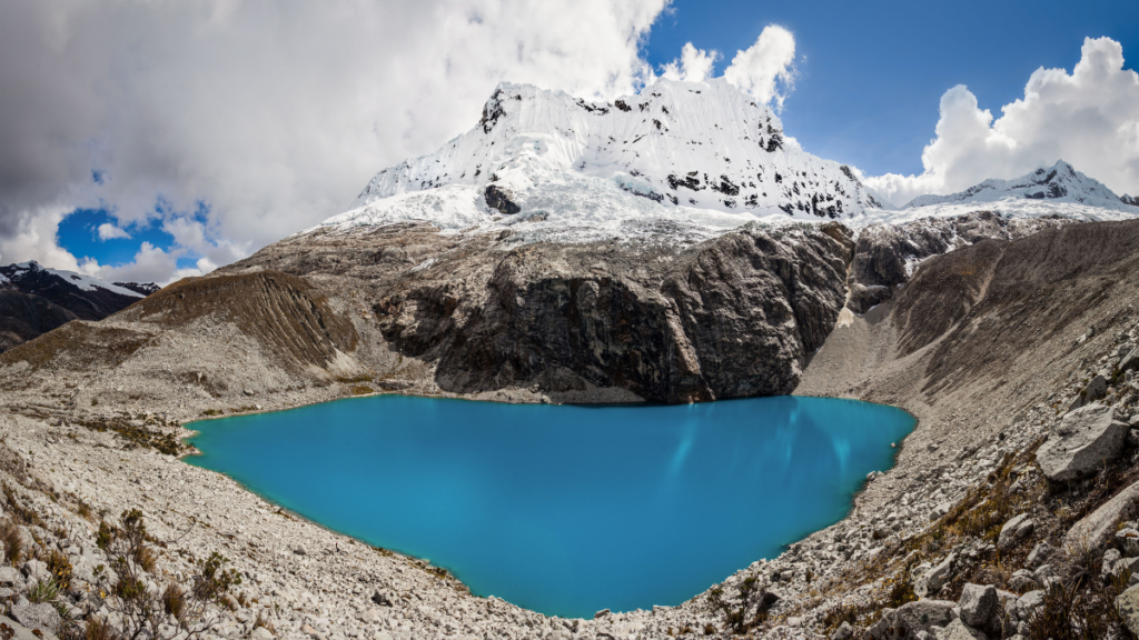 Laguna 69 Hike